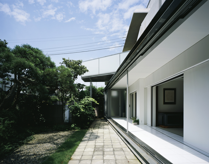 Extended “Engawa” House
