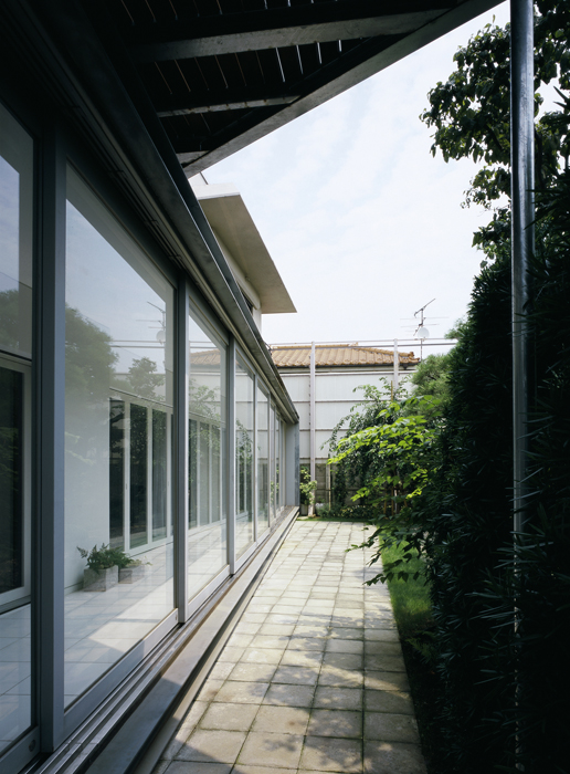 Extended “Engawa” House